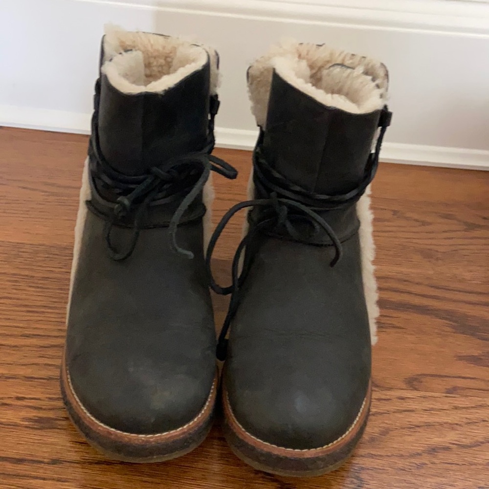 Ugg Louisa black boot, size 8